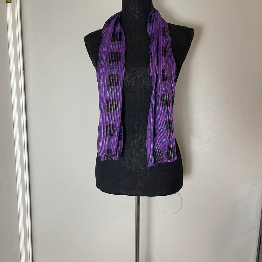 Purple abstract 100% silk scarf/neck tie - Picture 3 of 6
